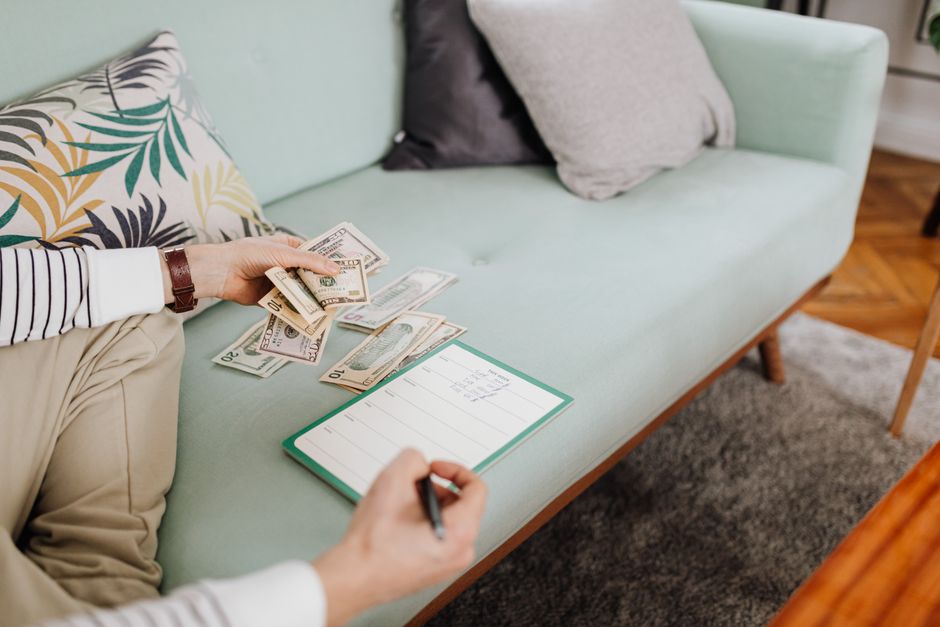 9 Unconventional Ways to Cut Monthly Expenses Without Feeling Deprived